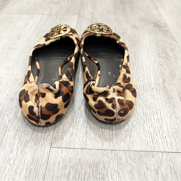 Tory Burch Women's Leopard Print Calf Hair Ballet Flats - Picture 5 of 7